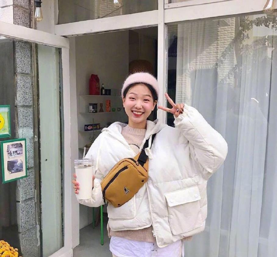韩国博主利和的帽子搭配太“火”了!根据穿搭色彩选帽子,更精致