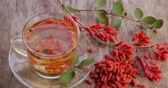 枸杞与它是“天生一对”,连喝3天,不仅肾变强壮,肝也更加干净