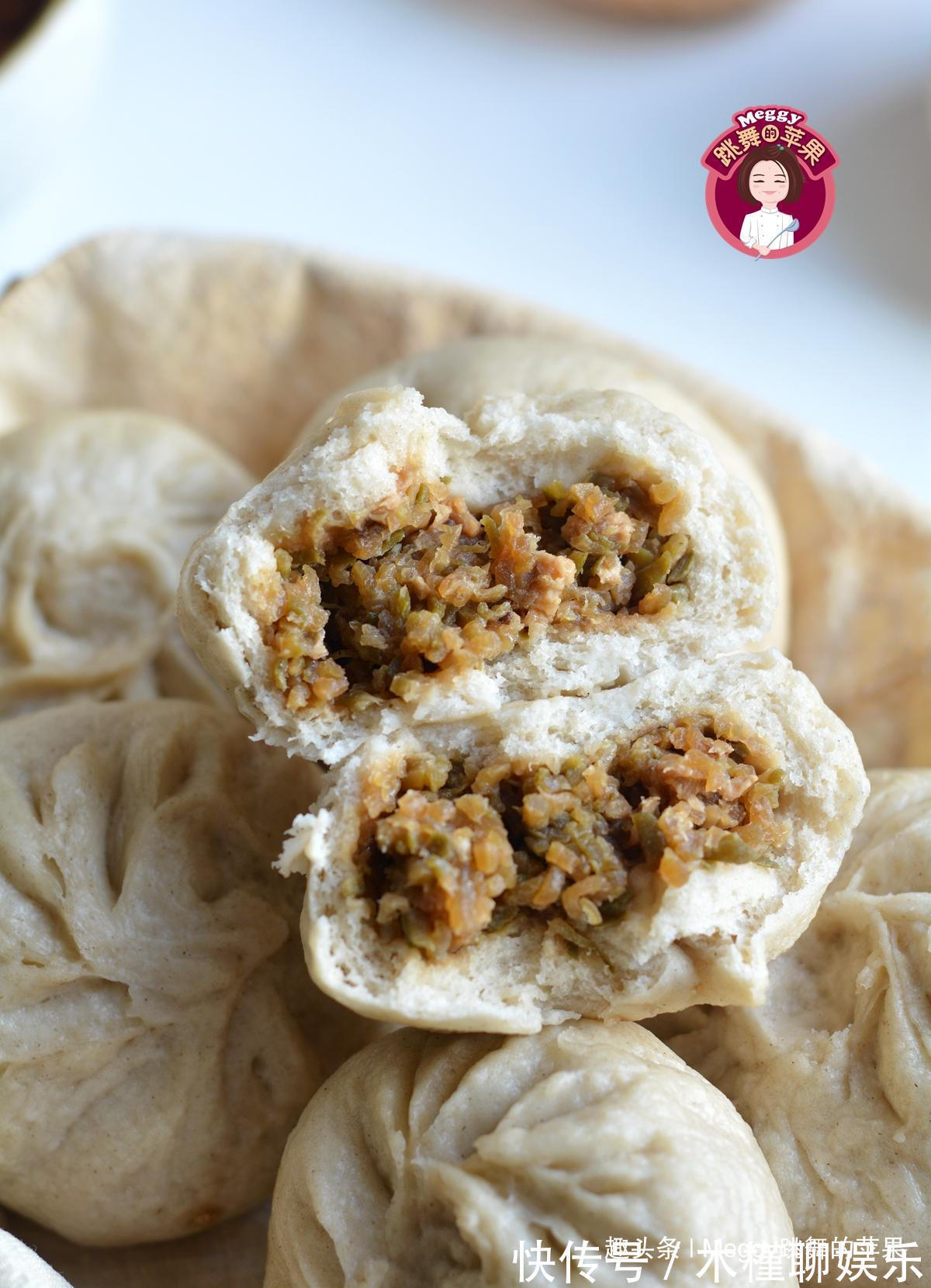 面团|三个萝卜一盆面,蒸出的大包子比肉香,越吃越香!