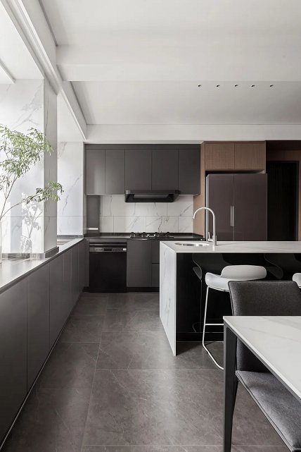 CEO视频专访:亲手打造140㎡的书香文艺空间|屋主案例| 客厅