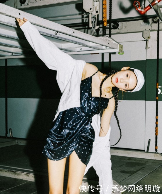 穿搭|“漫画少女”张予曦太有品,亲身示范小个子穿搭,衣品被赞品位好