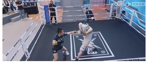 鲍春来|真打实战,张伦硕拼了命能赢张伟丽吗?丨拳力以赴的我们
