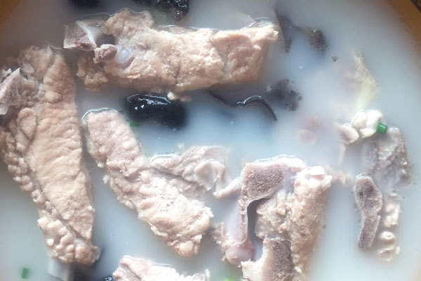 月经量少|女人月经量少，四种食物换着吃，活血化瘀，子宫变得温暖又干净