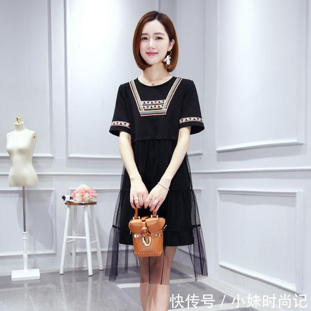 圆领|腹部偏大的胖mm,可以尝试较为宽松的裙子哦