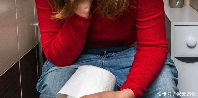 马桶|孕晚期上厕所时,要牢记三件事,稍有不慎就会“威胁”到胎宝宝