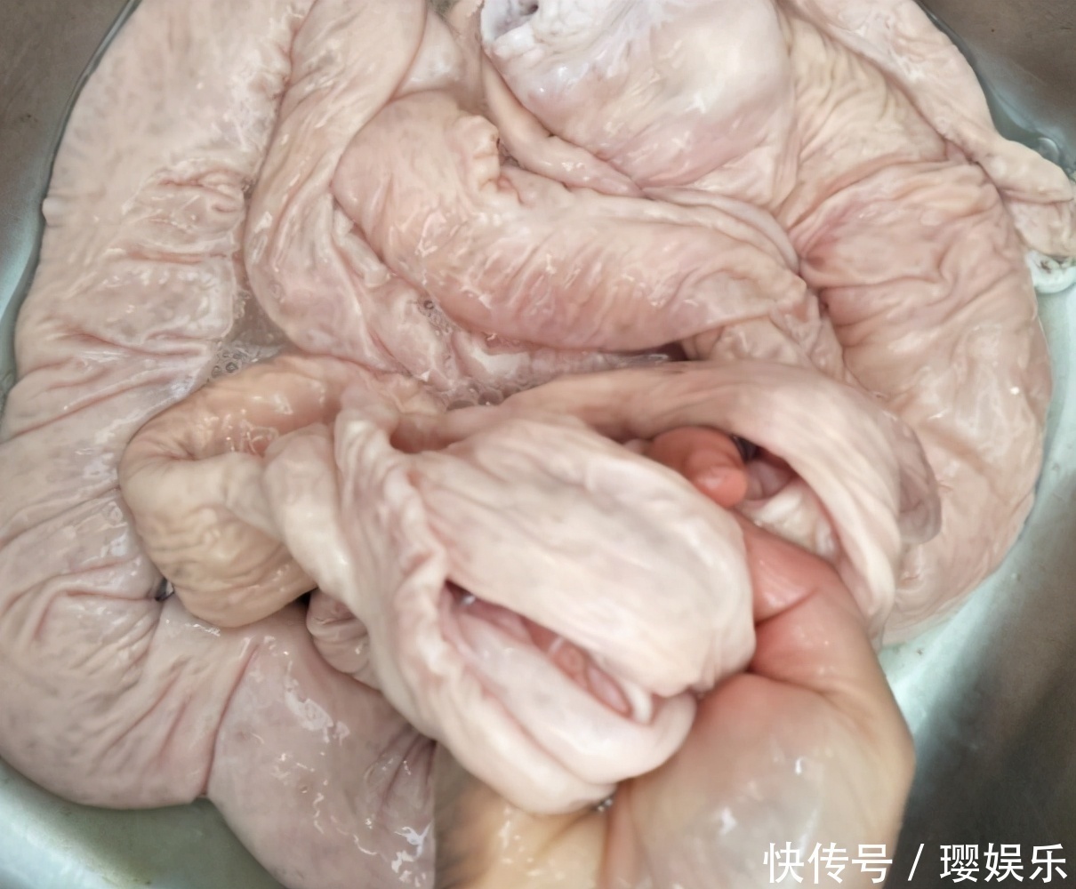 食用碱|洗大肠时,不用盐不用醋,换成这2样,10分钟洗干净,没腥臭味