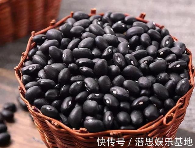 三黑粉|天冷了,多吃这“三黑”,不仅头发长得又浓又密,而且气色很好