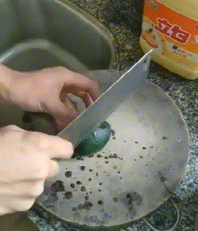 |搞笑GIF图:小姐姐的大长腿要逆天啊。