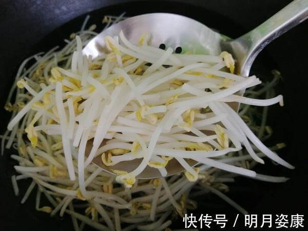 豆芽|它是天然的“刮油菜”,清肠降脂排宿便,每周吃一次,体重不过百