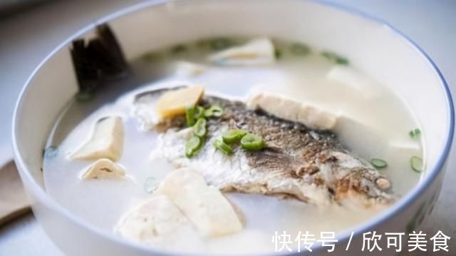 炖鱼汤，牢记“2加2不加”，保证浓白鲜美，没腥味，更香更营养