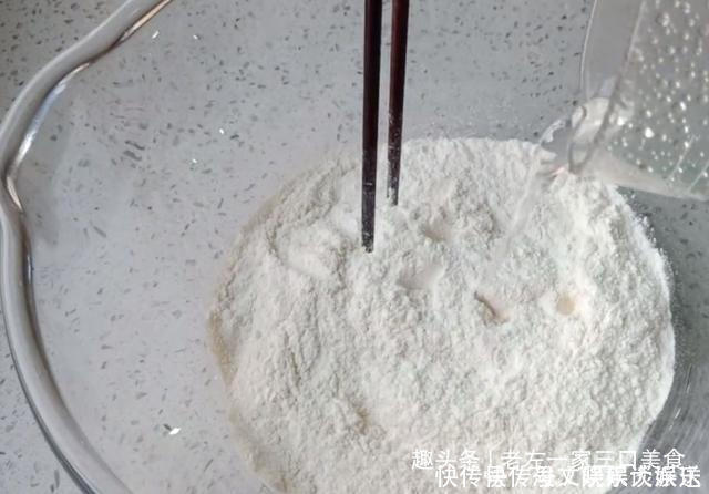 想吃烧饼了,自己在家就能做,香甜酥脆、个个鼓大包,没一点难度