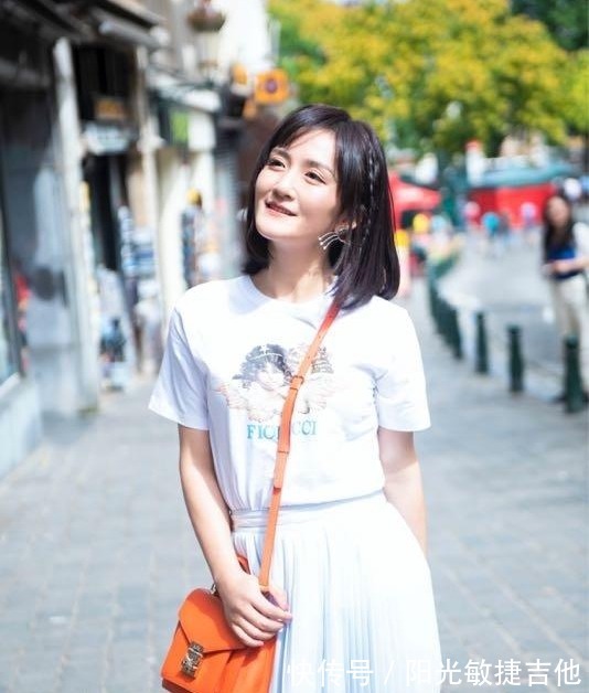 虎年春晚会不会有两个谢娜新东家东方卫视敢接盘吗