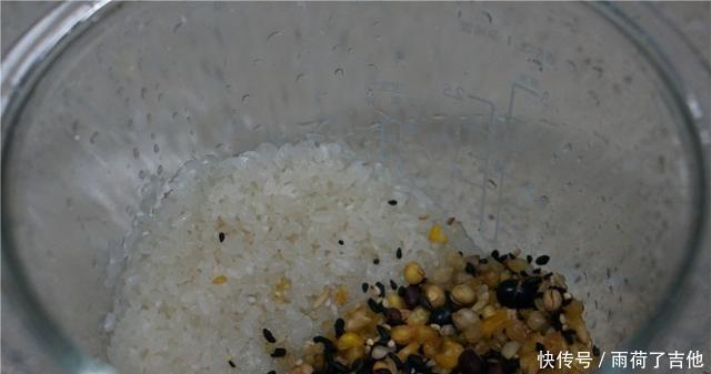 光泽|是“穷人的阿胶”,如果时不时地喝一碗,皮肤就会有光泽有弹性