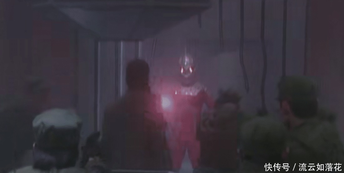 场景|奥特曼中有很多违反设定的场景，但却找不出毛病，不信你看