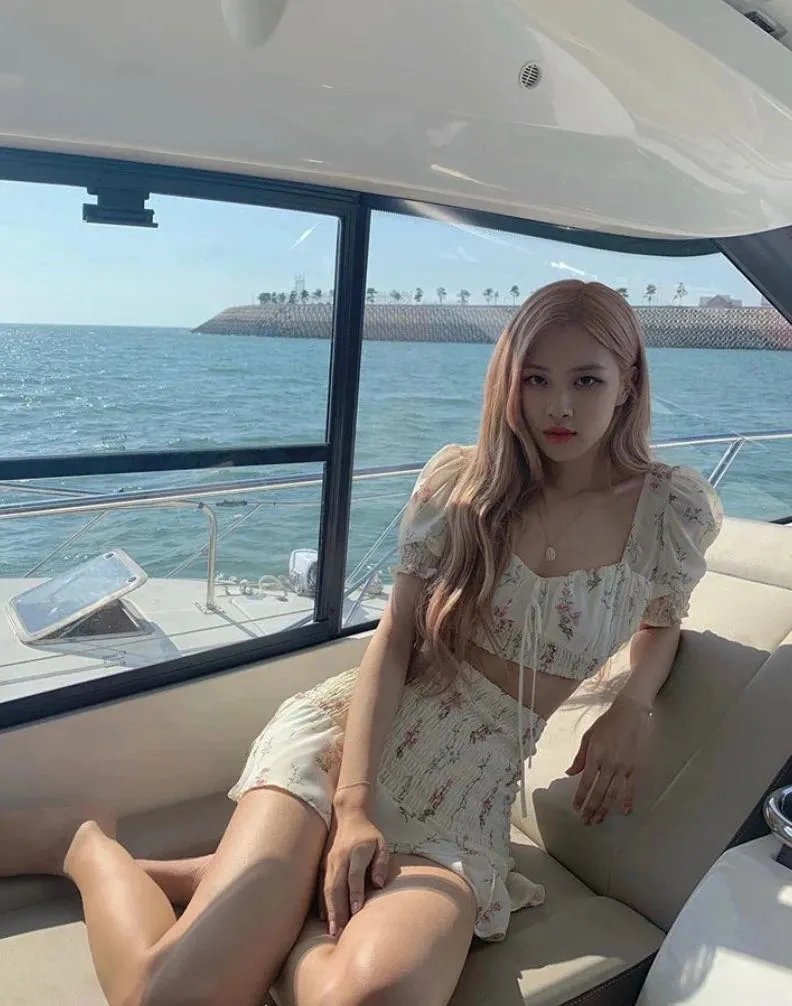 针织|“挤奶衫”out了！今夏流行这几件神仙上衣，气质又时髦