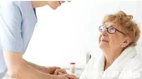 月经不调|女性绝经前的3个表现,若在45岁后出现,恭喜你,子宫还很健康