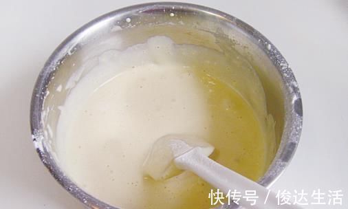蛋糕|不夹生,不回缩,这样做的全蛋中空蛋糕,新手也可以一次成功