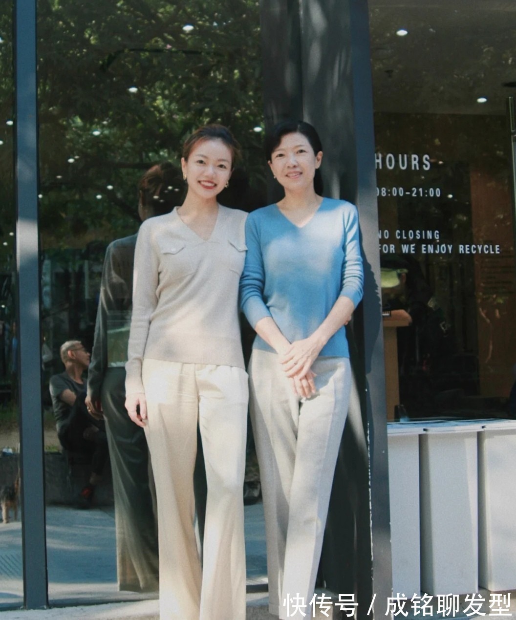 妈妈|五六十岁的女人别总穿黑色！学学这些中年妈妈的穿搭，时尚显年轻