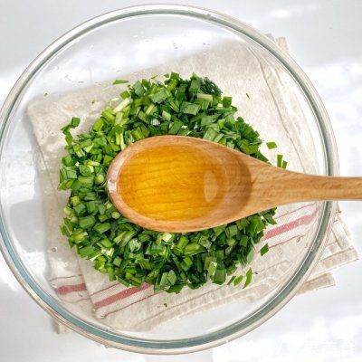 皮薄馅大|免揉面版韭菜盒子??皮薄馅大太好吃啦