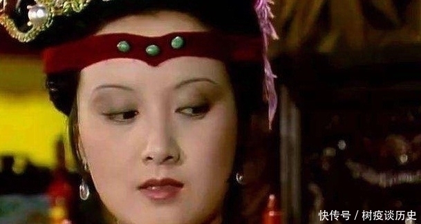 吃醋|平儿有多在乎贾琏她背地里说出的一句话,王熙凤都吃醋