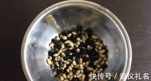 滋养|女人绝经老得快，偷偷吃点“它”，补充雌激素，滋养卵巢显年轻