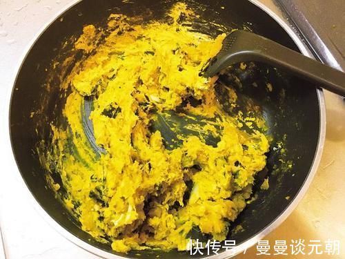 调味料|南瓜别再做南瓜饼了,这样做非常的好吃,一次2盘不够吃