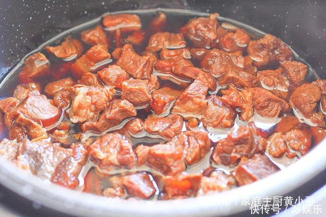牛肉炖一小时都不烂?大厨:多加两种''料'',肉炖的软烂还特别香