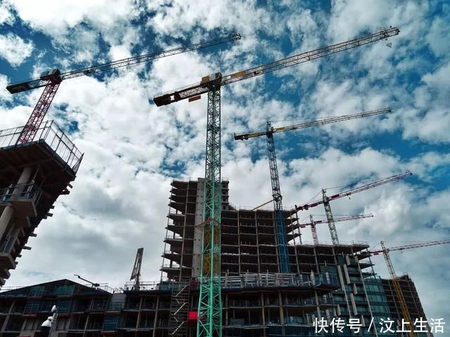 房款|买房路上的霸王条款，购房者苦等三年，开发商涨价一套房超百万