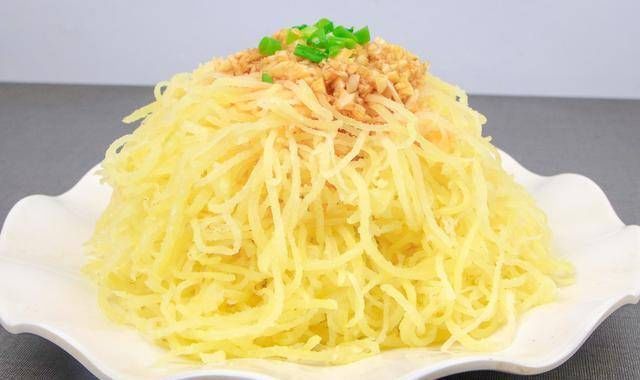 软硬兼施|蒸土豆丝的做法,学习这个方法,使土豆根软硬兼施