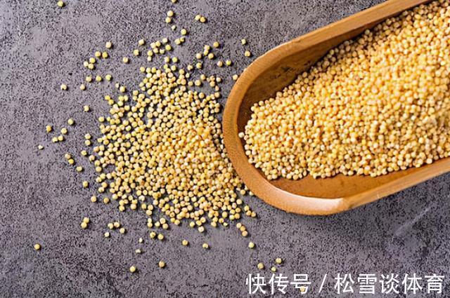 钓饵|千辛万苦找饵料，你却不知这特效饵，大鲫鱼一见就狂咬，特过瘾