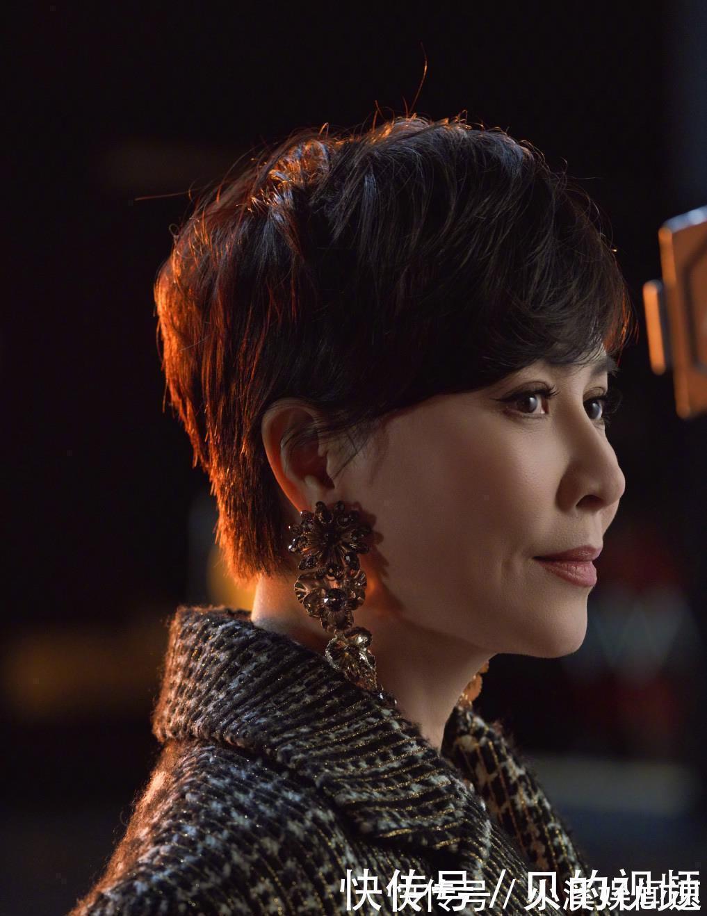 直发|50多岁的女人留什么发型美?齐肩短发清爽又时尚,披肩发也可以