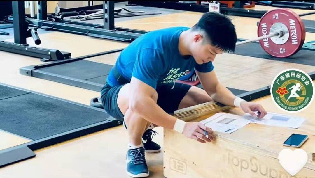 男子100|中国飞人剑指2022赛季!苏炳添假期结束恢复训练 期待更快