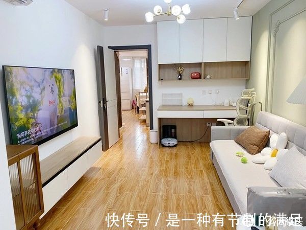 猪肝红|爆改43平小户型,不顾反对坚持主卧改客厅,完工后都说真香