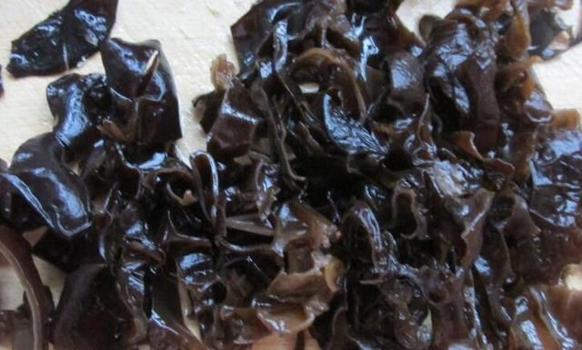 夏天，宁可不吃肉也要吃此菜，既美味又补钙，比吃肉强，别错过