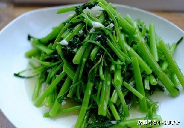 颜色|炒空心菜，别急着下锅，多做这一步，炒出来的颜色不发黑