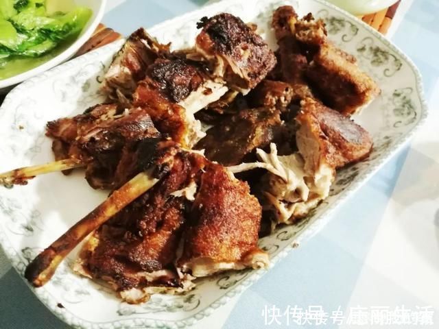 椒盐|夏天适合吃鸭肉，鸭肉这样做香酥入味，我们家每次做一只还不够吃