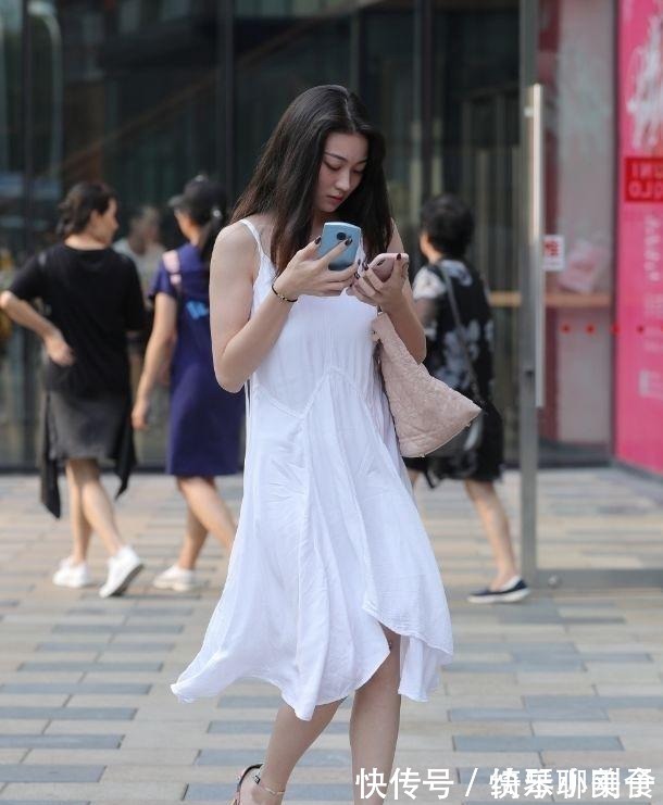 马丁靴|立体精美的连衣裙装扮复古感十足,款式多样又时尚,彰显魅力