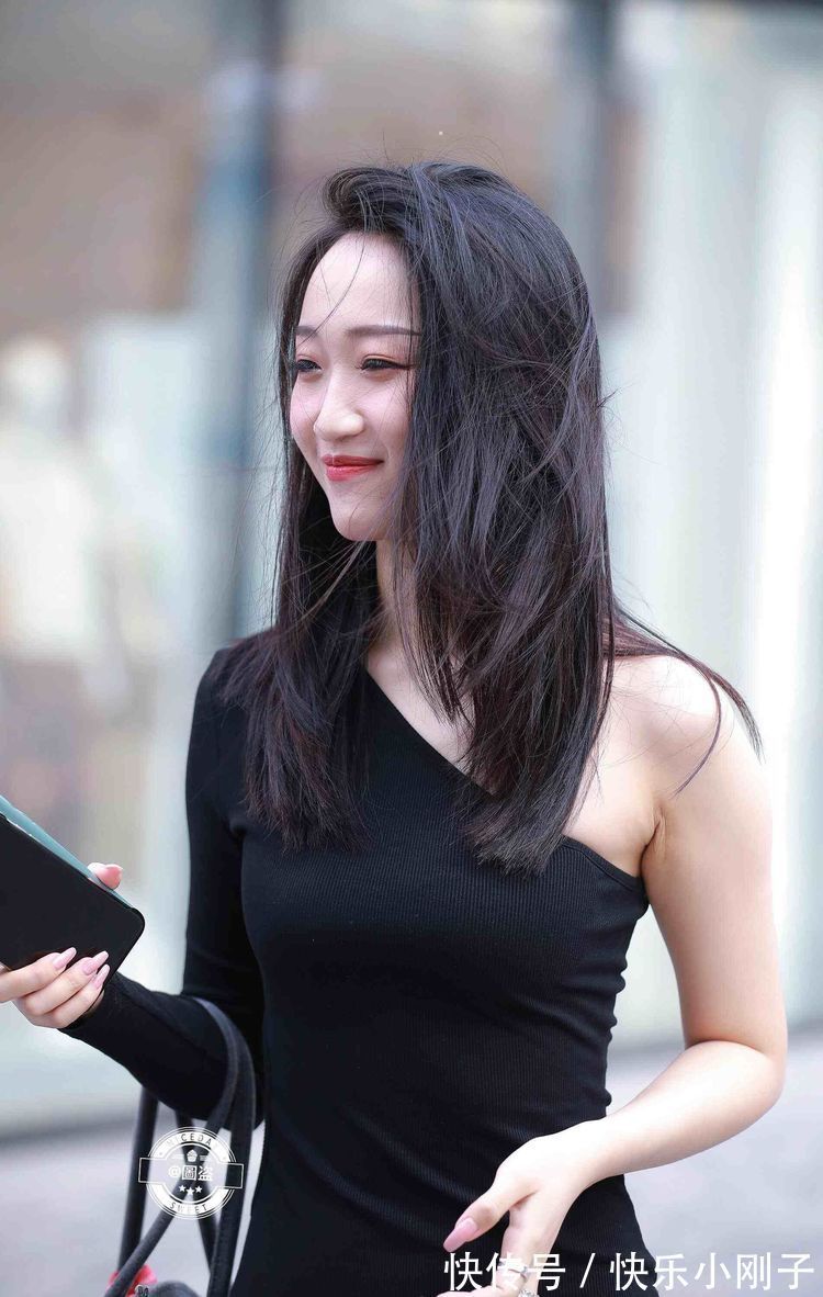 时尚 青春时尚的连衣裙装扮,穿出成熟的美感,气质非凡