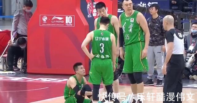 胡明轩|郭艾伦踩胡明轩伤退!广东3号又违体撞飞弗格,威姆斯肘击韩德君
