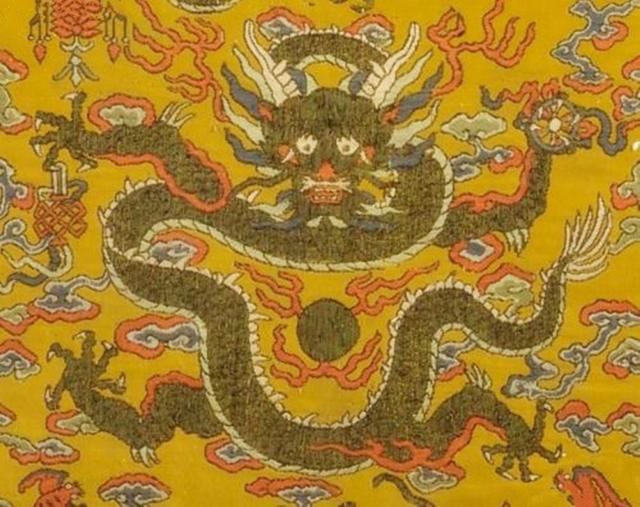 天天|天天在电视上见的龙袍，你知道有多贵吗？制作一件至少要919人