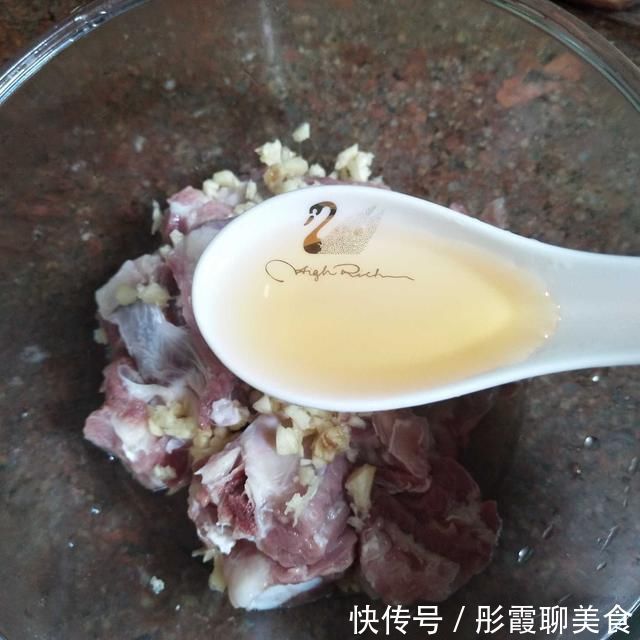 蒸菜|热天多吃蒸菜，这菜蒸一蒸就上桌，鲜美到流口水，好吃停不下筷子