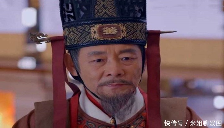 砍头|为何古代刽子在砍头之前会往刀上喷一口酒？