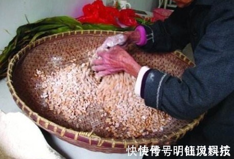 4种食物别怕过期,放的越久越值钱,第一种卖得比黄金还贵,莫扔