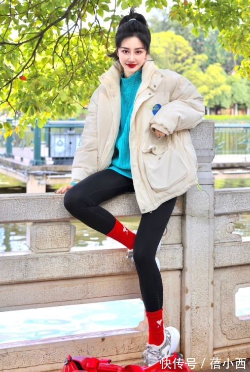 冬季|穿羽绒服总显胖?学会这个“上宽下紧”搭配法则,冬季最in的存在