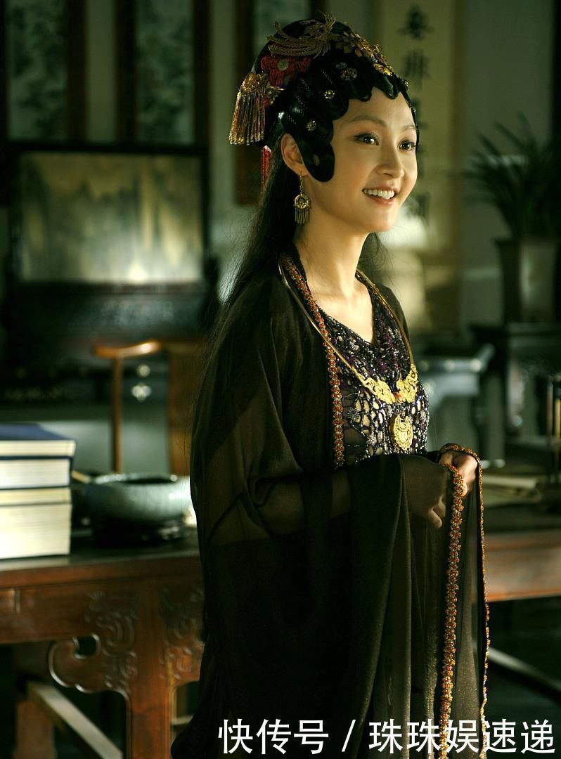 贾璜#秦可卿为何不反抗贾珍一顿早饭,尤氏让她喝的半碗汤里有答案