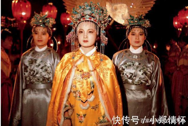 贾元春&红楼梦中,贾元春究竟发现了什么不为人知的秘密,而被皇帝赐死