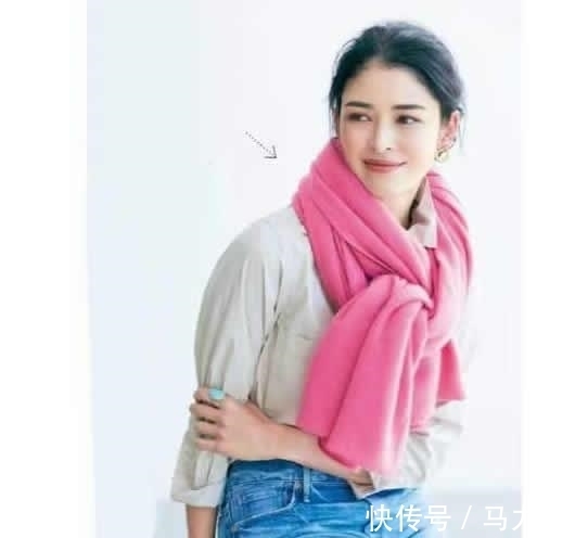 时髦精 衣品越高的时髦精，越会玩“心机穿搭”，2个要点，带你一秒入门