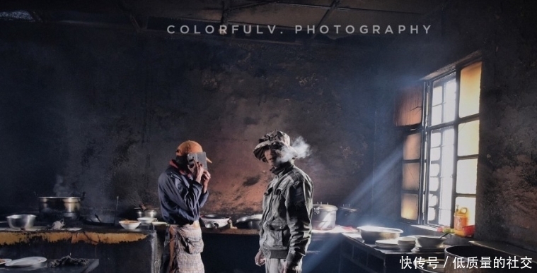 实拍无人区的川菜馆,客人零零散散,究竟是开给谁的