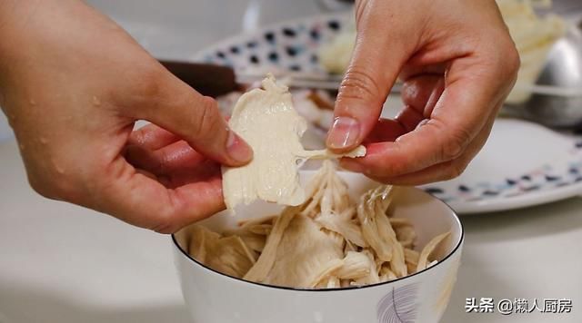 秋季要多喝这汤,看着就很有营养,暖胃又驱寒,明星在家也做了