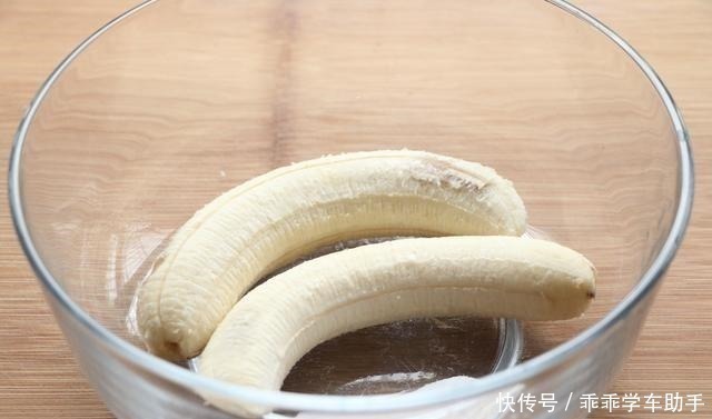 甜点|喝不完的牛奶别浪费，搭配燕麦做出一款特色甜点，营养更高档！